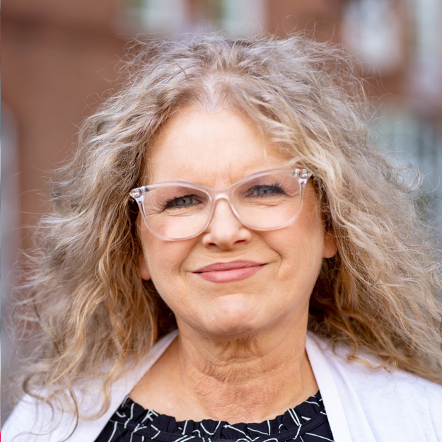 Lisa Bates